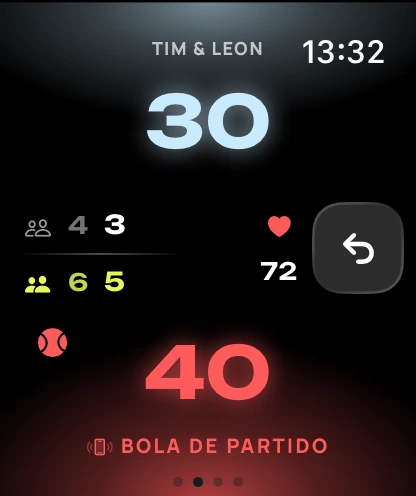 Apple Watch en match ball, con brillo rojo